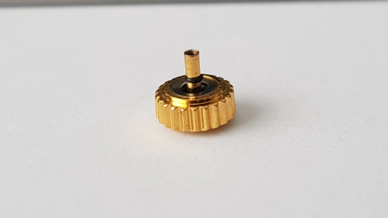 OMEGA YELLOW GOLD PLATED WATCH CROWN KEY (6.6mm x 3.2mm) (OC-23)
