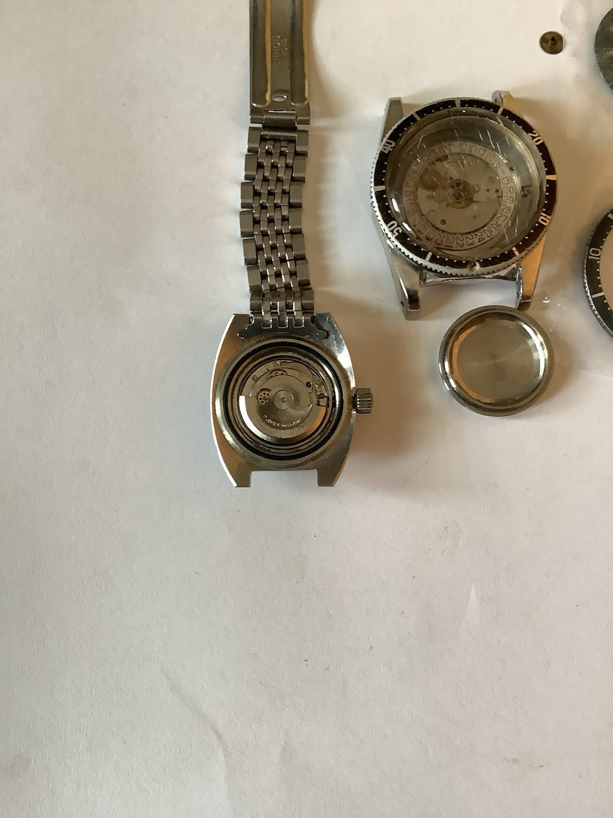 Technos Sky Diver ETA 2472 – 1960s–1970s for restoration and lady Sky Diver