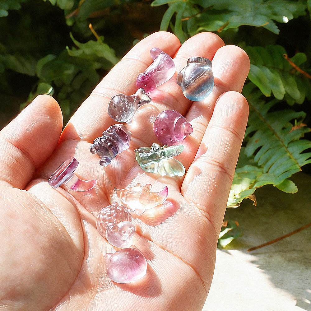 5-20pcs Mini Natural Fluorite Quartz Crystal Random Hand Carved Healing Reiki