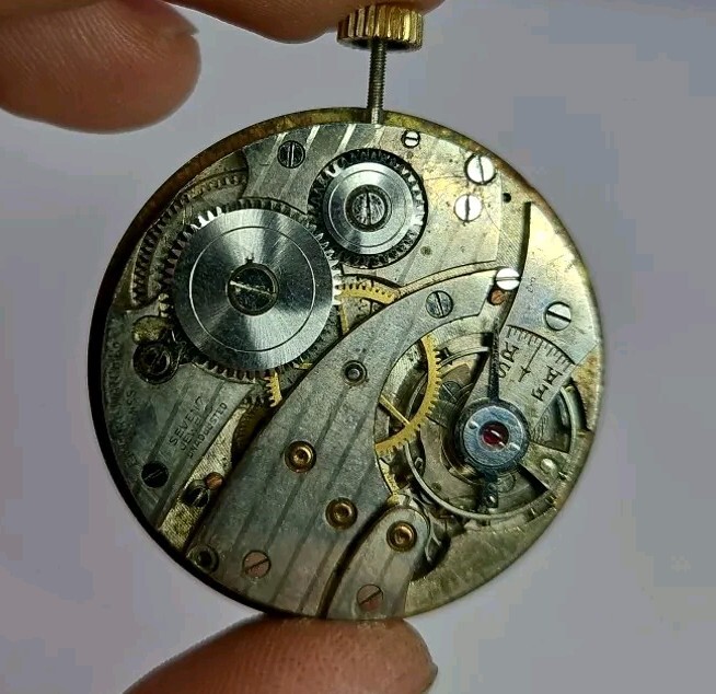 EMPIRE SWISS WATCH MOVEMENT 7j FOR REPAIR/PARTS