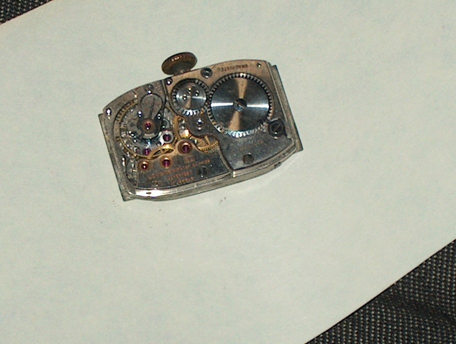 VINTAGE MENS LONGINES WATCH MOVEMENT, CAL 9L,PARTS RESTORE.LOT 33