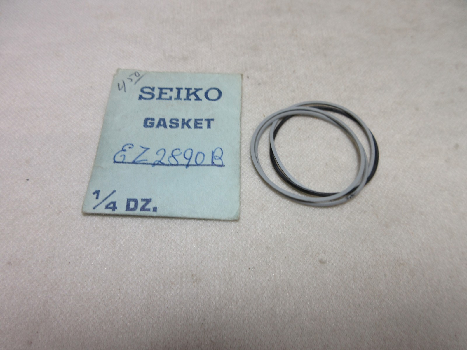 4 SEIKO WATCH GASKET EZ2890B WATCHMAKER REPLACEMENT PARTS #237