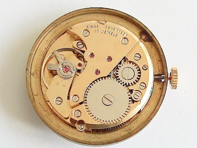 FHF 96-4 Bulova Caravelle 17 jewel watch movement complete, working