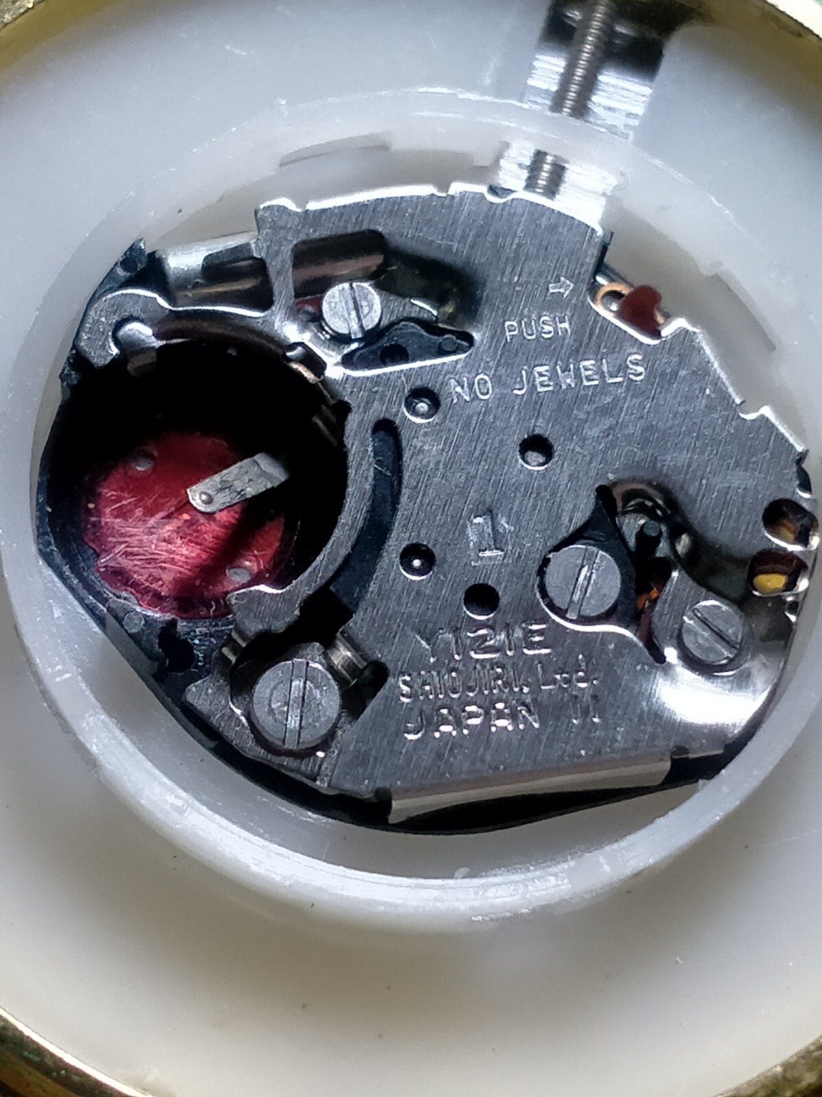 Seiko Hattori Shiojiri Y121E Quartz Watch movement Japan. Complete watch.