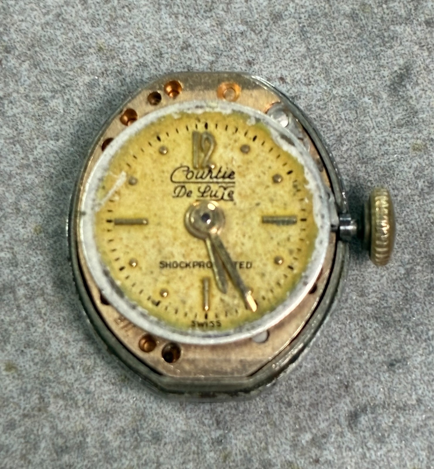 Vintage Courtie De Luxe 19 Jewel Swiss Mechanical Movement Dial Crown Running