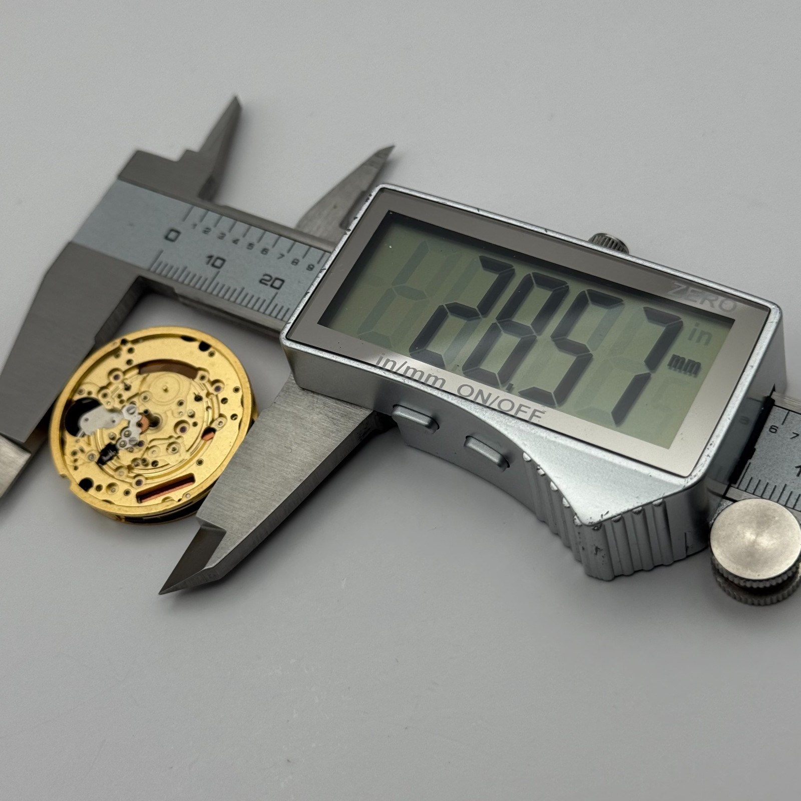 Ronda 5040.D Watch Movement Quartz Swiss R9 13 Jewels Parts Repair Spares 28.5mm