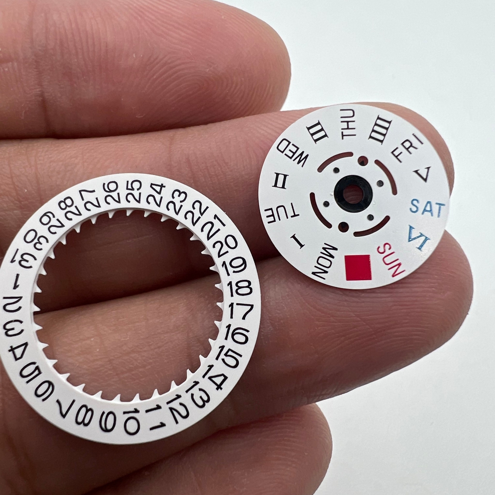 White Date Disk Wheel Week Wheel Roman/English Font for Movement NH36 3/3.8