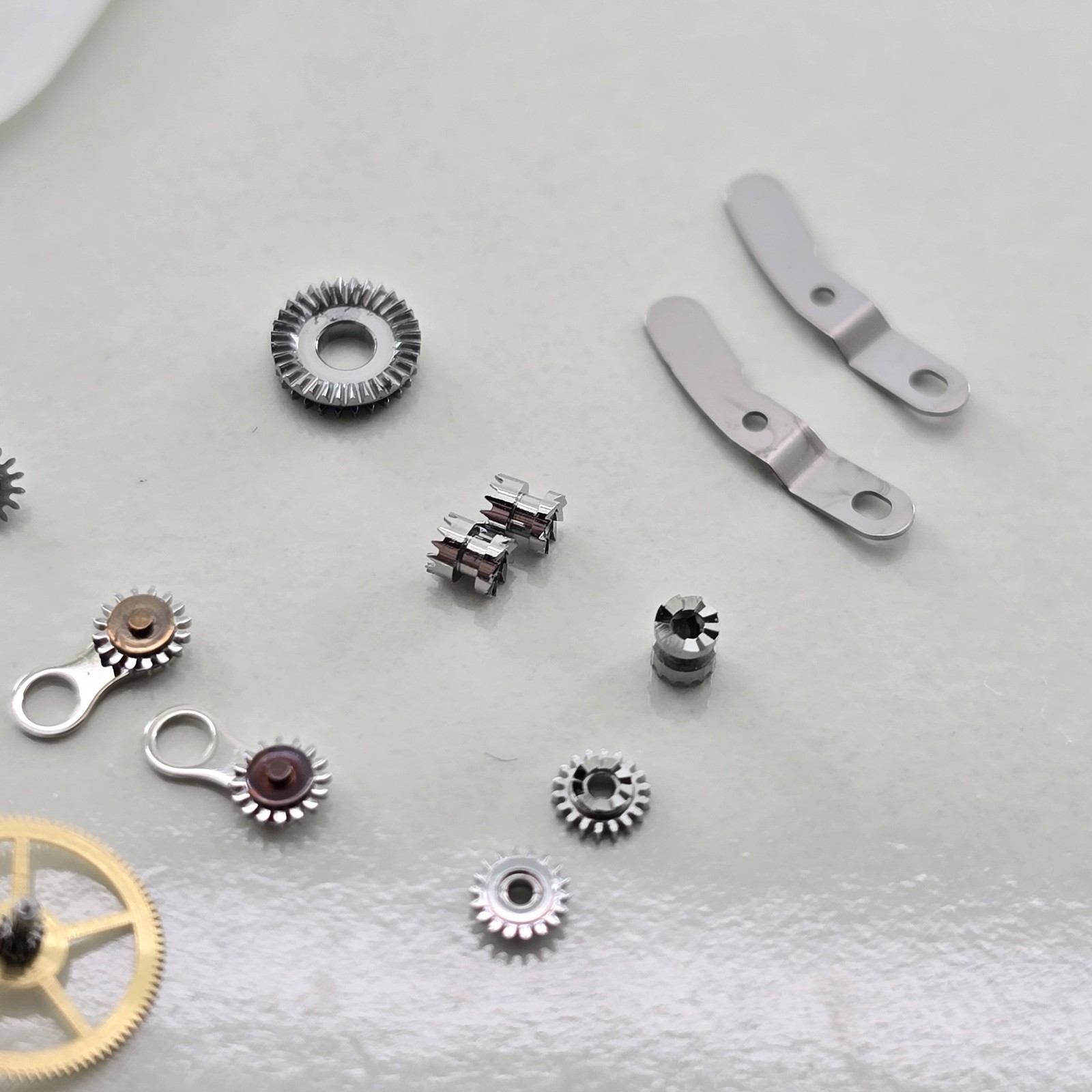 ROLEX SUBMARINER DATEJUST WATCH 3130 MOVEMENT PARTS X 19 (NOS & GENUINE)
