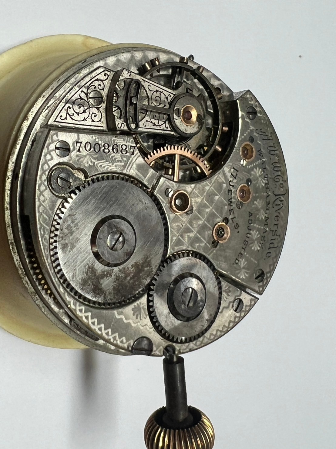 147. Waltham 12 s 7 J Y 1928 grade 210 model 1894 movement part good balance