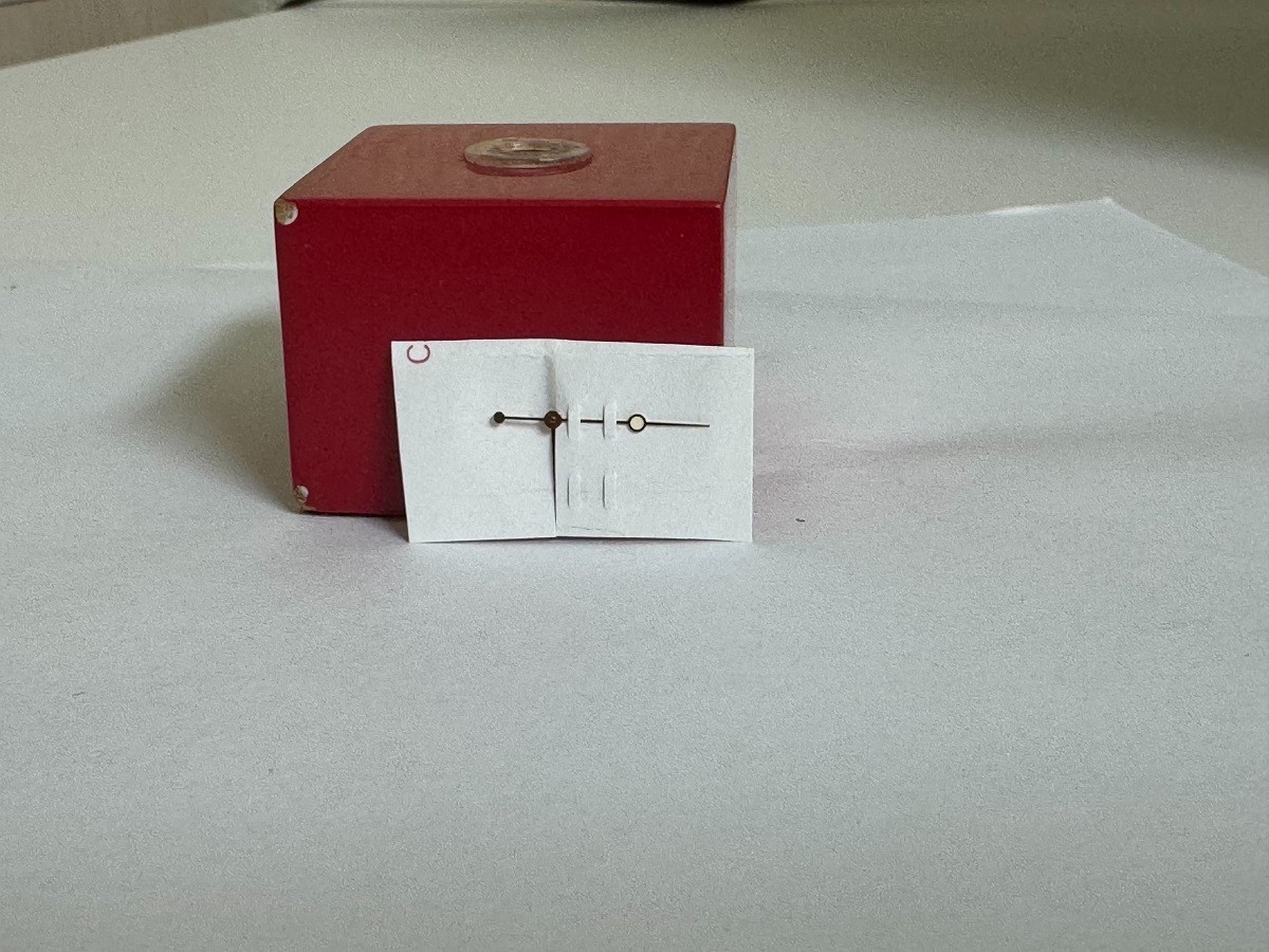 NOS Genuine ROLEX 410-16718-80 GMT-MASTER II Yellow gold seconds hand