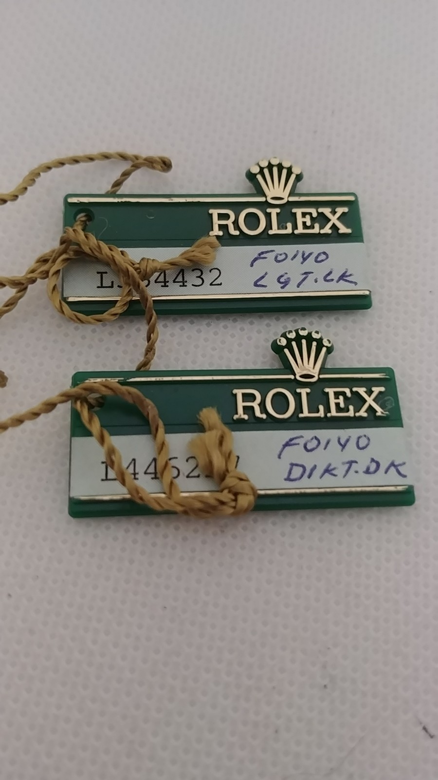 1 Piece Vintage Rolex Oyster Swimpruf Big Crown Green Hang Tag. The item is auth