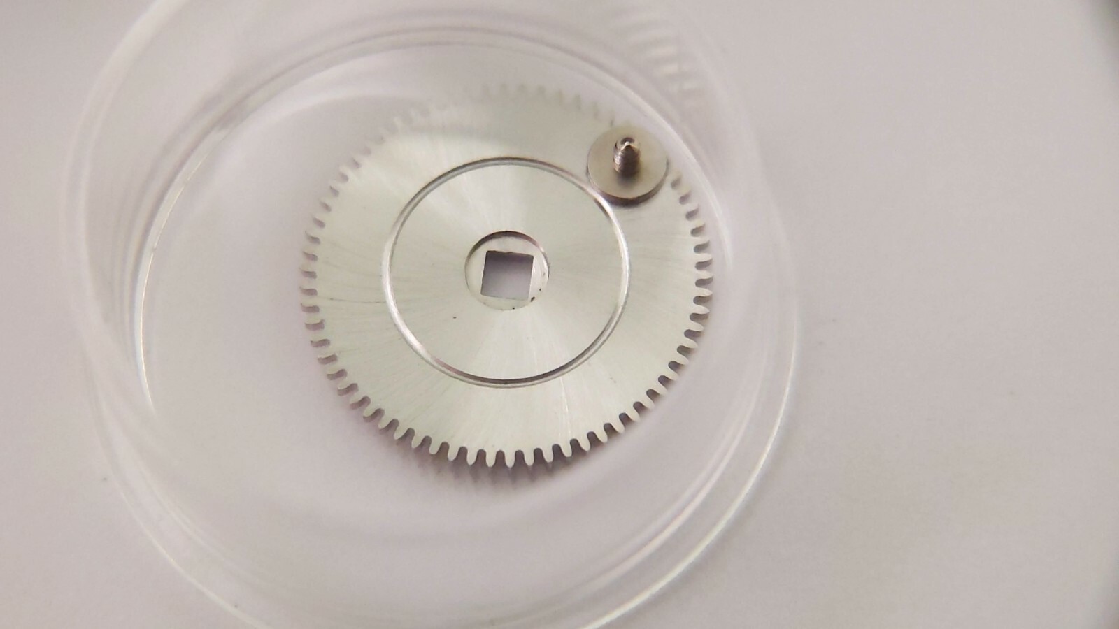 Lecoultre K866 RATCHET WHEEL AND SCREW. great condition, pre-owned for watch rep