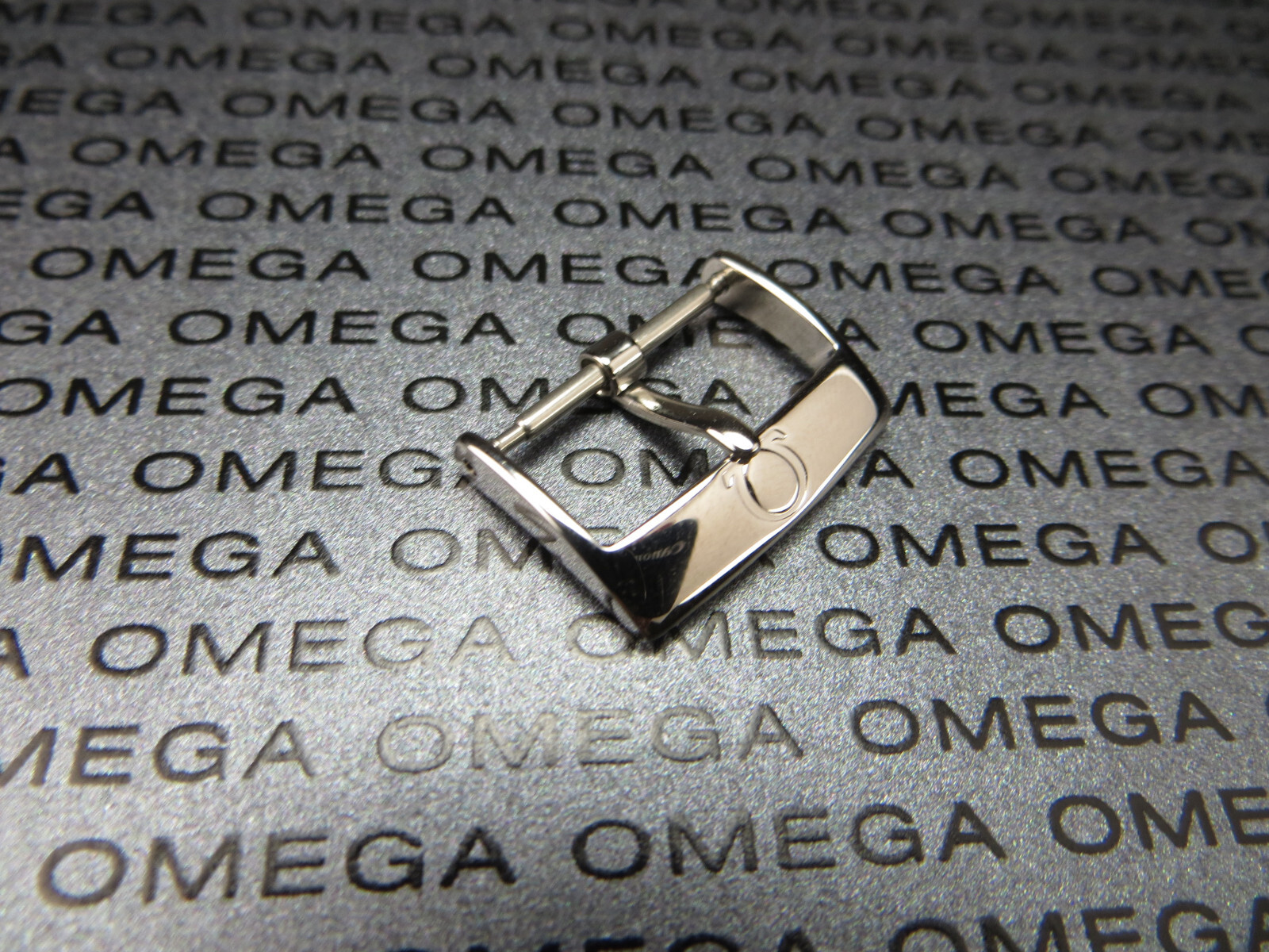 New 18mm Authentic OMEGA Stainless Steel Tang Buckle Polish 18 mm 94511802