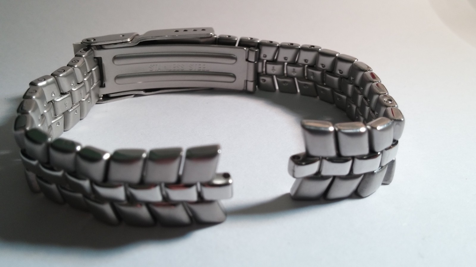 Catamaran BAND Stainless Steel high quality Swiss made, 13.8mm-14mm at the watch