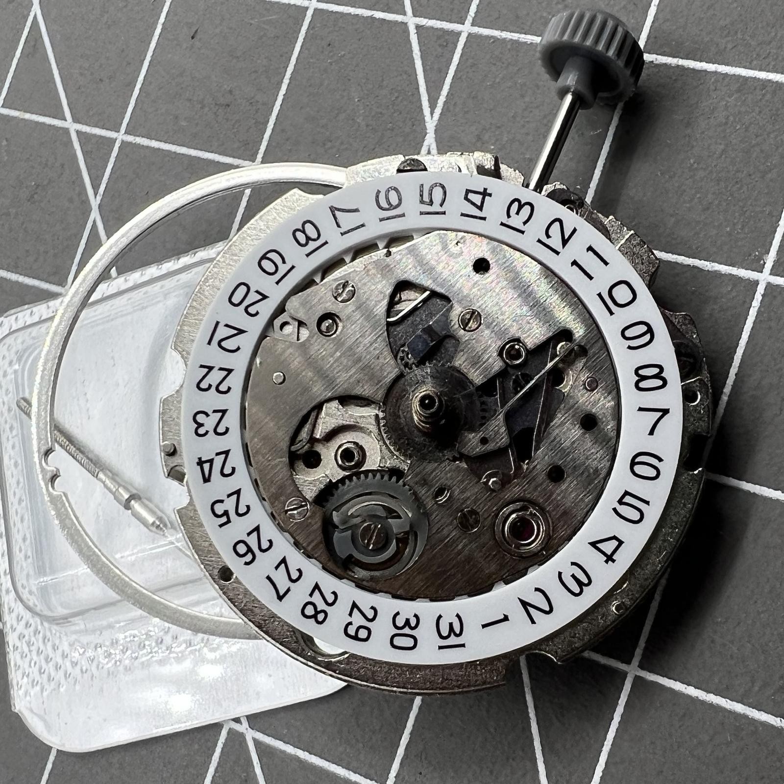 Miyota /Citizen 8200/8215 Movement Single Calendar Date At 6 Movement