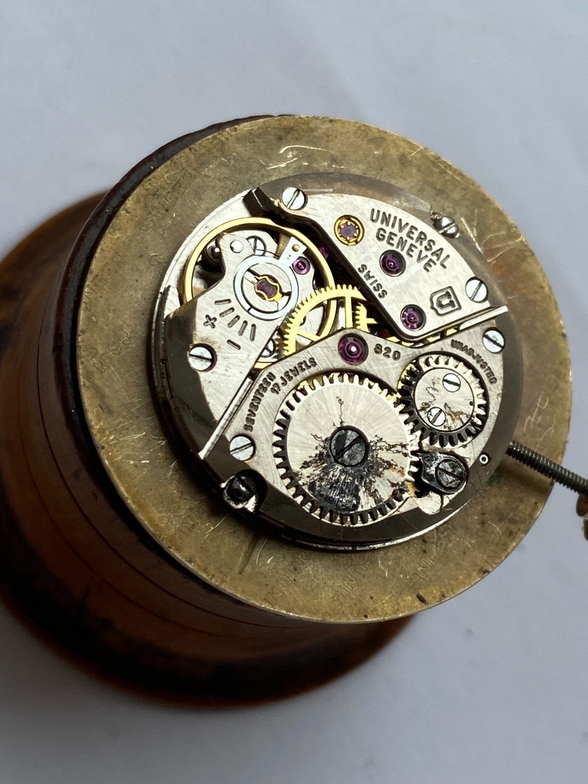 VINTAGE MEN WRIST WATCH FOR PARTS MOVEMENT UNIVERSAL GENEVE AU DIADEME CAL. 820