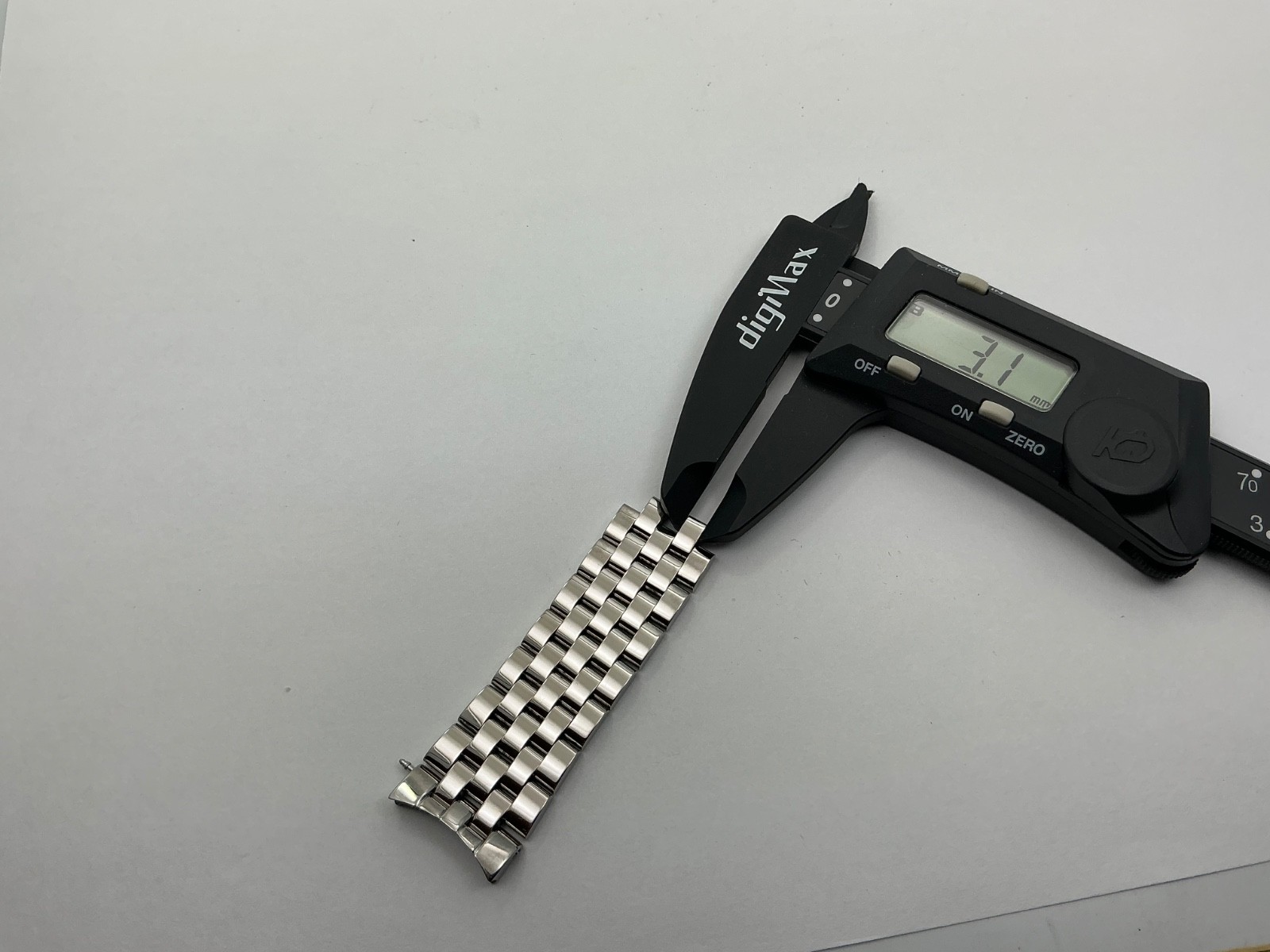 Raymond Weil 5485 Stainless Steel CONTINUOUS Partial Band