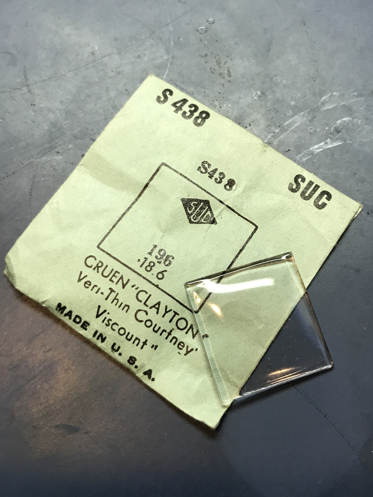 SUC Flat Crystal S 438 for GRUEN Clayton, Courtney, Viscount – 19.6 x 18.6mm – N