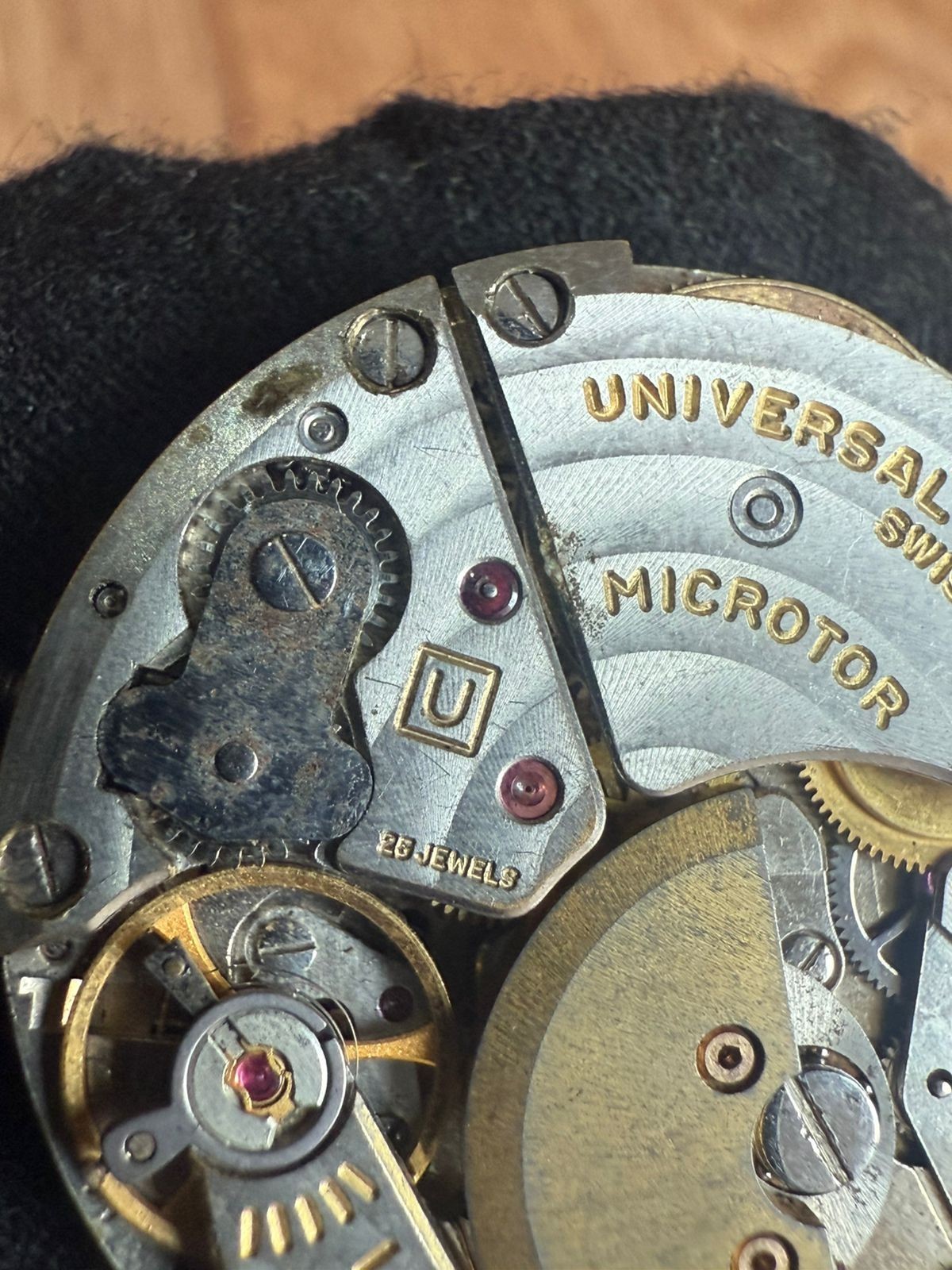 Universal Genève Microtor Automatic Movement With Crown