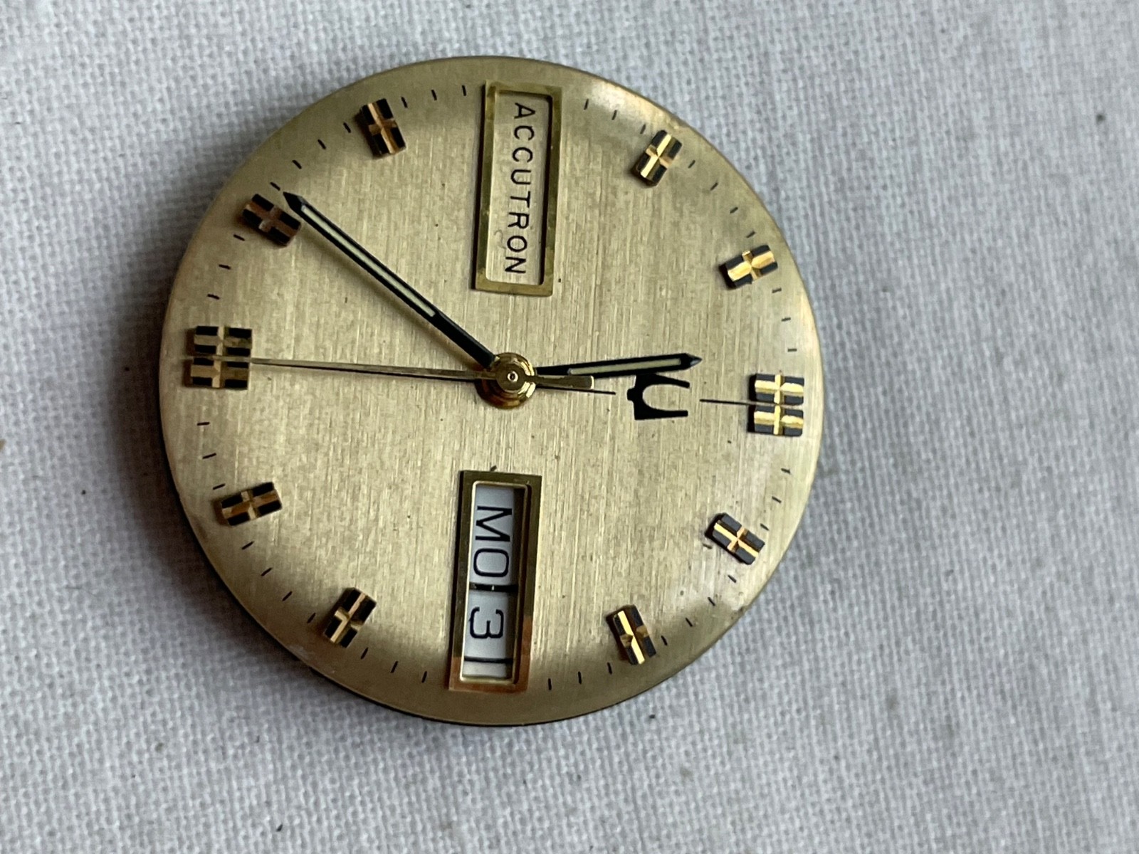 Bulova Accutron NICE dial with other swiss movement for watch AS IS, lot2307