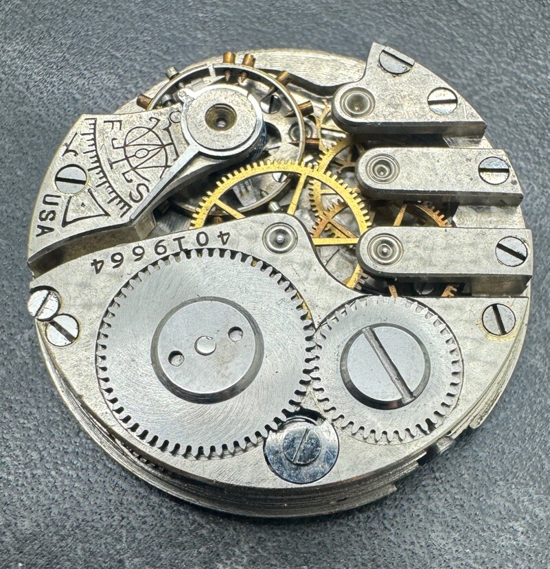 Vintage Trenton GRADE 100 0S 7J Pocket WATCH MOVEMENT-for Repair