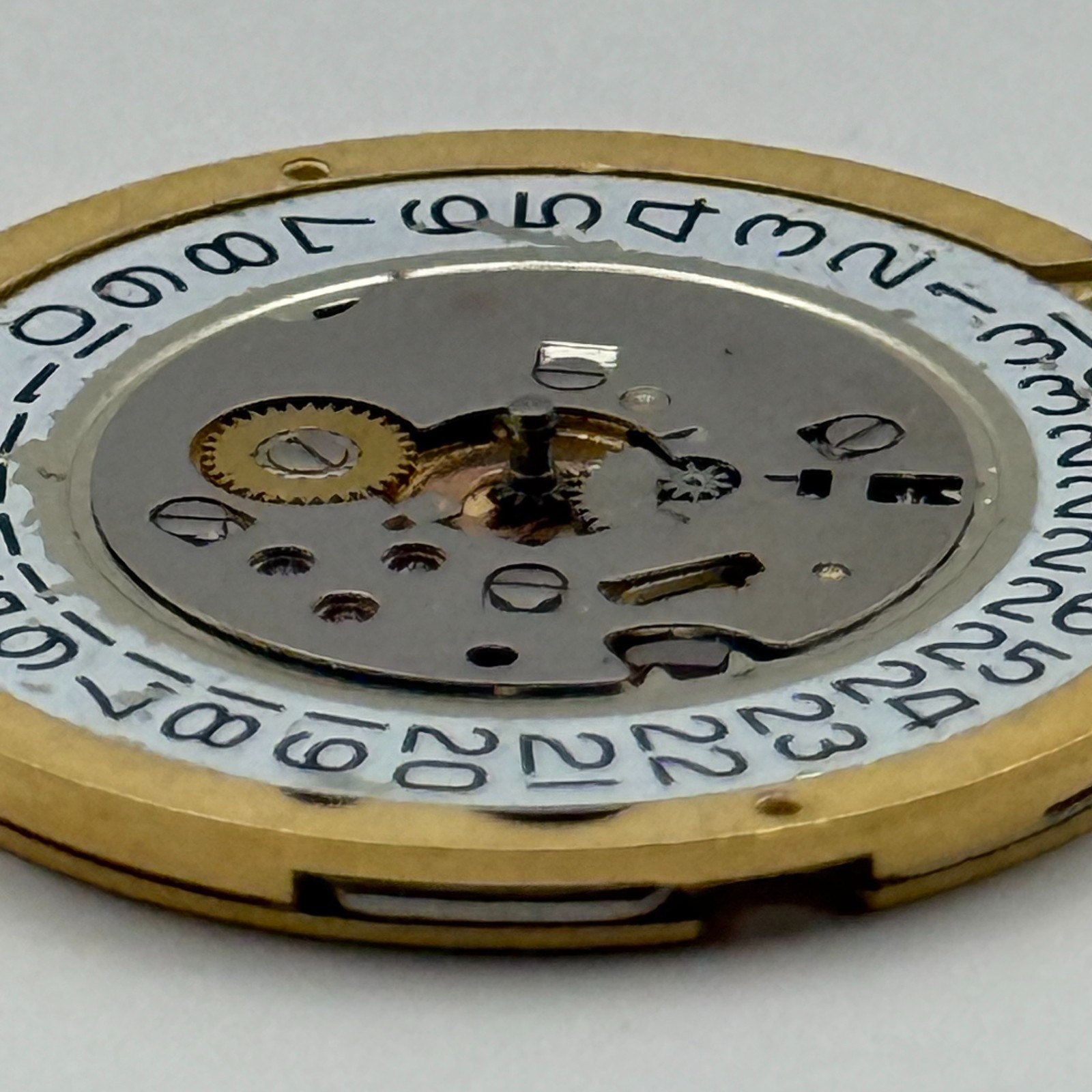 Ronda 1006 Watch Movement Quartz Swiss Date 8 Jewels Vintage Parts Repair 23.9mm