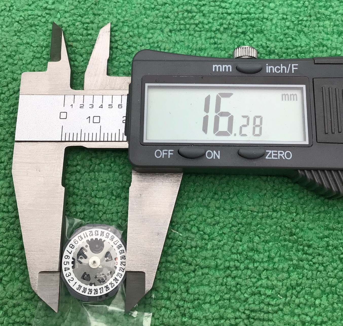 NEW Hattori VJ22B Quartz Watch Movement With Stem, Date At 6, xx