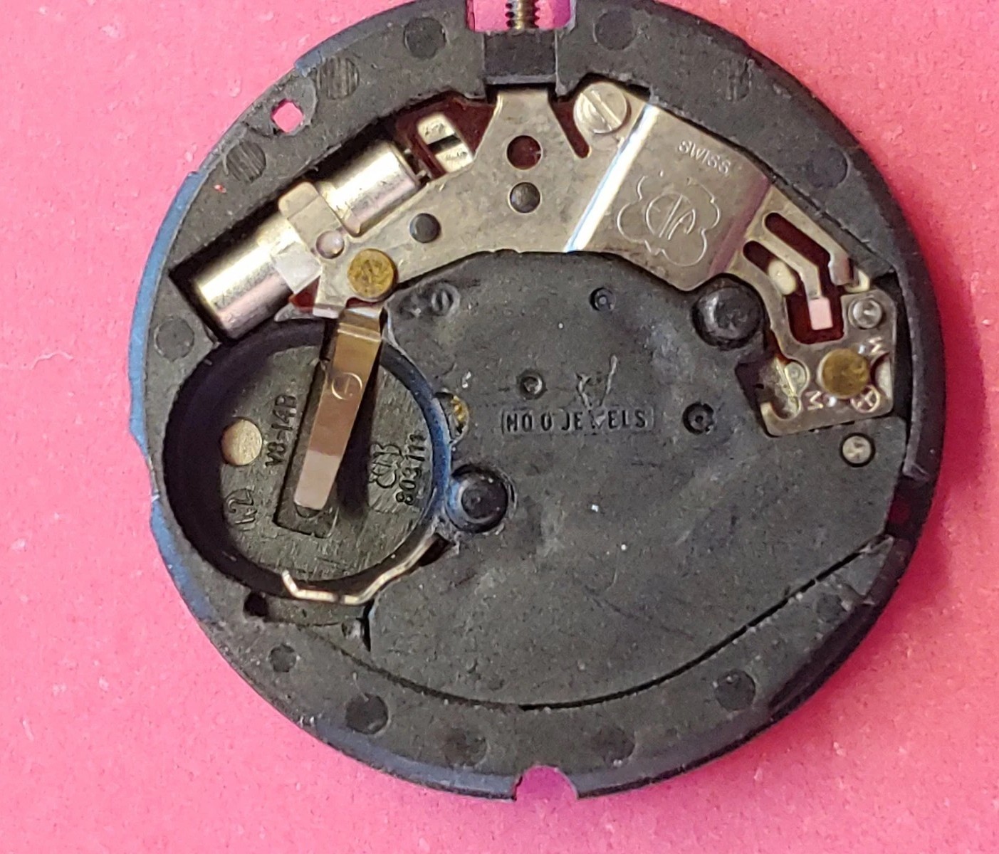 Genuine ETA 803.111-3 Hand Swiss Watch Movement. NOS. Sets, Runs, Keeps Time.