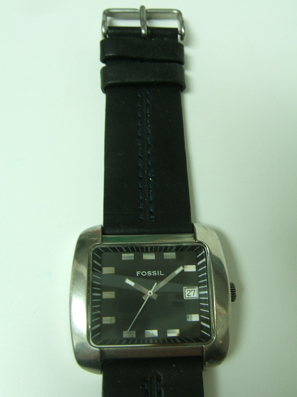 FOSSIL SILVER BLACK DIAL WATCH BLACK LEATHER BAND PHOTO SAMPLE PARTS/REPAIR ONLY