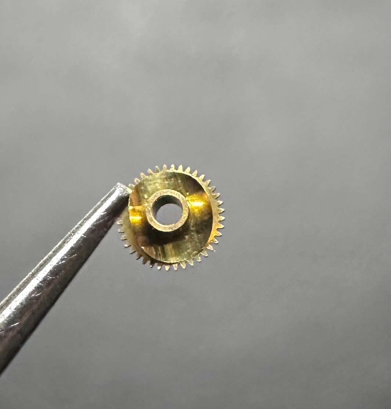 GENUINE HOUR WHEEL FOR ETA 280.002 QUARTZ MOVEMENT SWISS MADE 5 JEWELS – NOS
