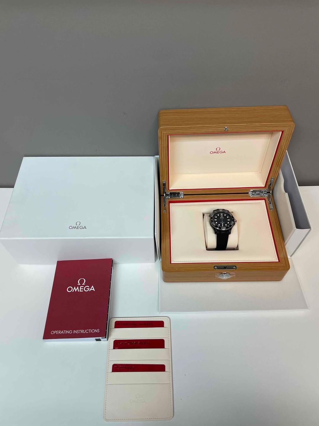 Omega Seamaster Diver Automatic 43.5 mm Black Ceramic Men’s 210.92.44.20.01.001