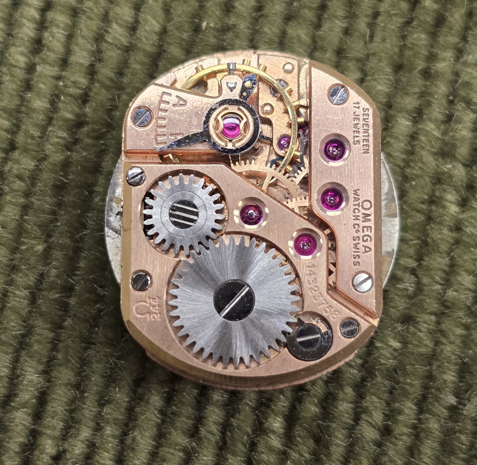 Vintage Omega Cal. 244 Watch Movement 17 Jewels 19mm Dial Hands For Parts Repair