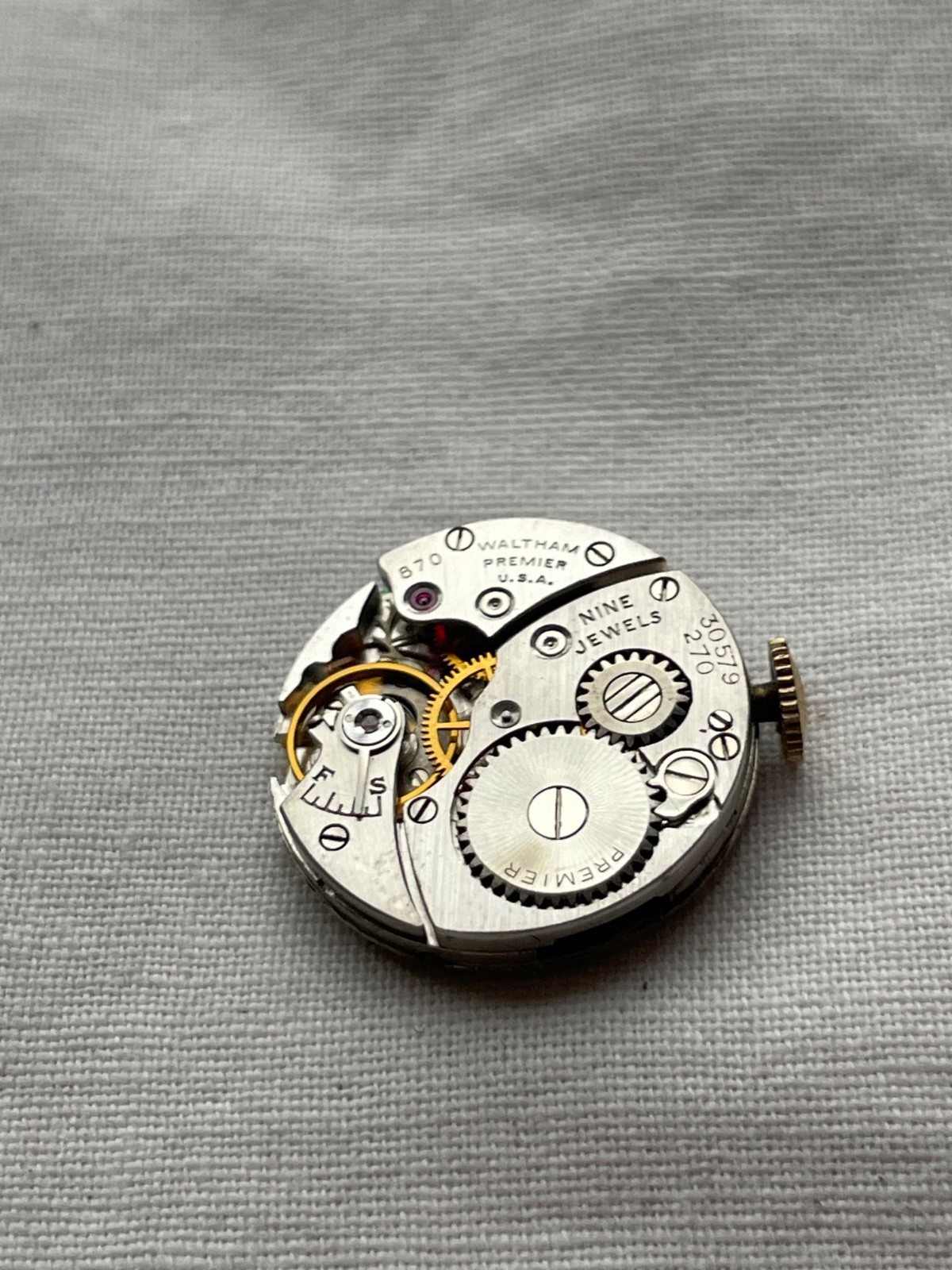 Waltham Premier – movement for women watches RUNS