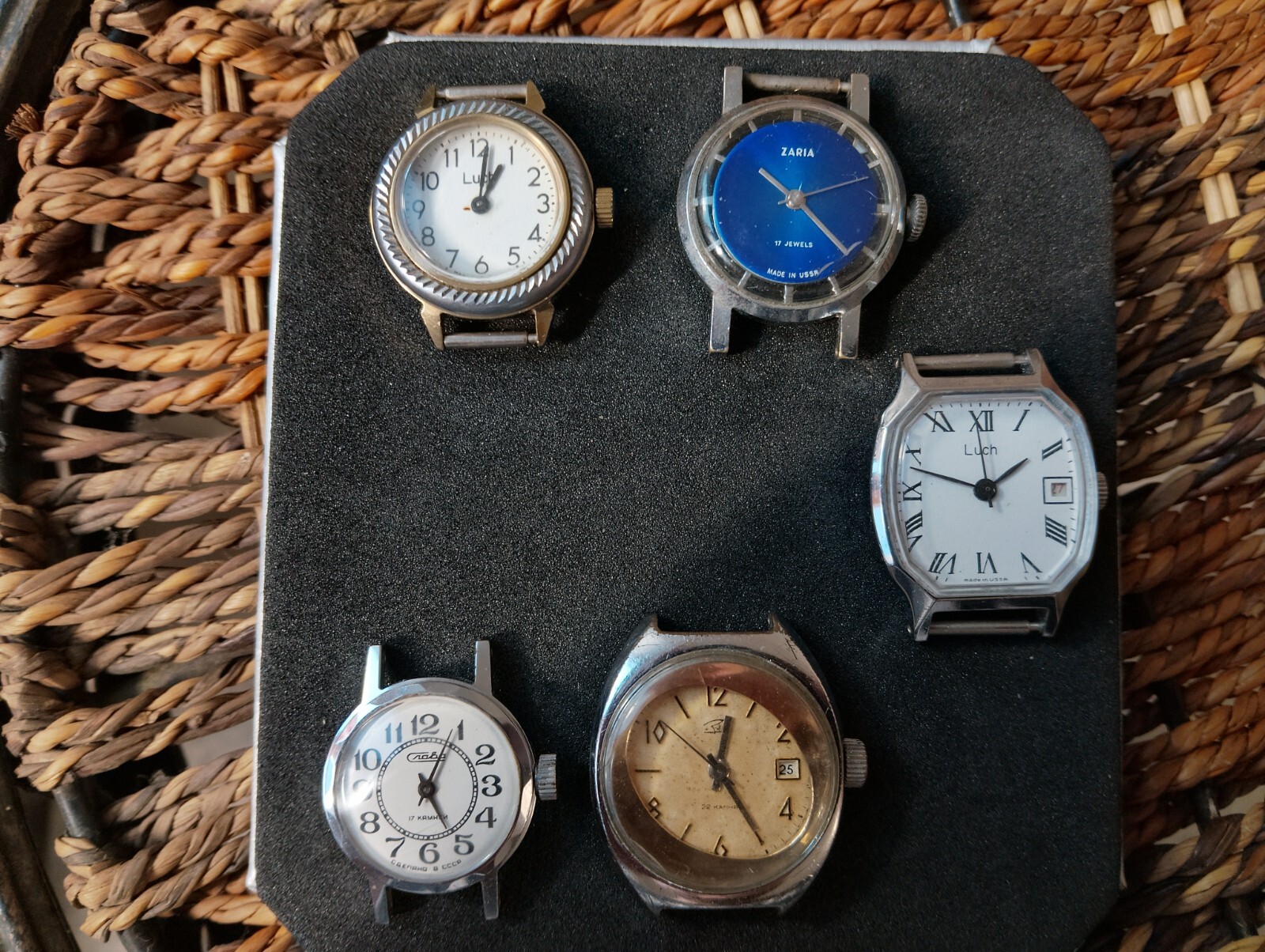 Lot of 5 WOMEN WATCHES Luch,zarja,slava Vintage/For Parts/Pepair.