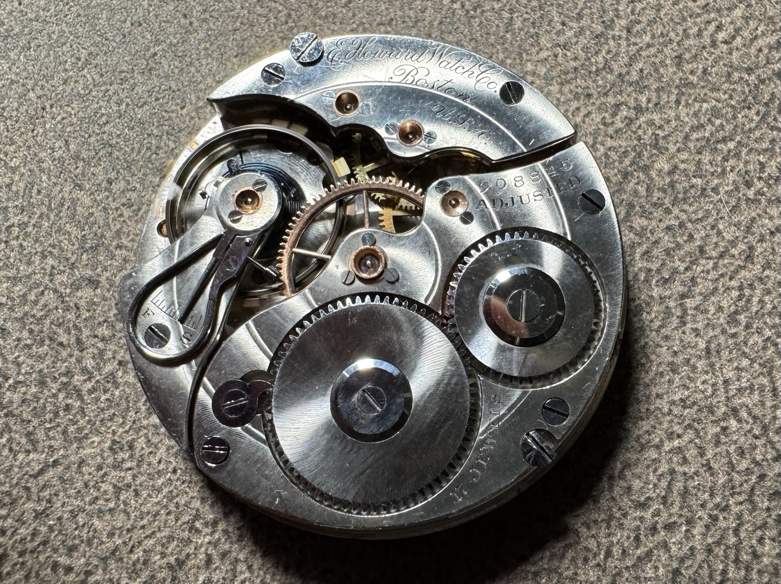 1906 HOWARD 16S 17J SERIES 3 ADJ TO 3 POS POCKET WATCH MOVEMENT & DIAL running
