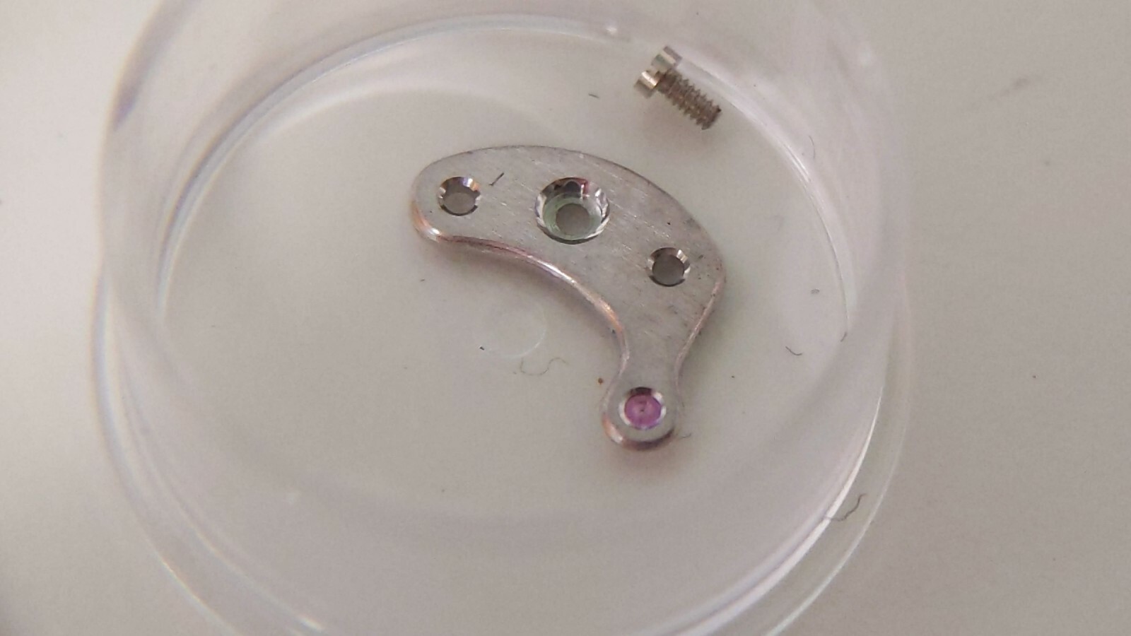 LeCoultre 910, 911 125 pallet bridge anchor bridge pre-owned – for watch repair