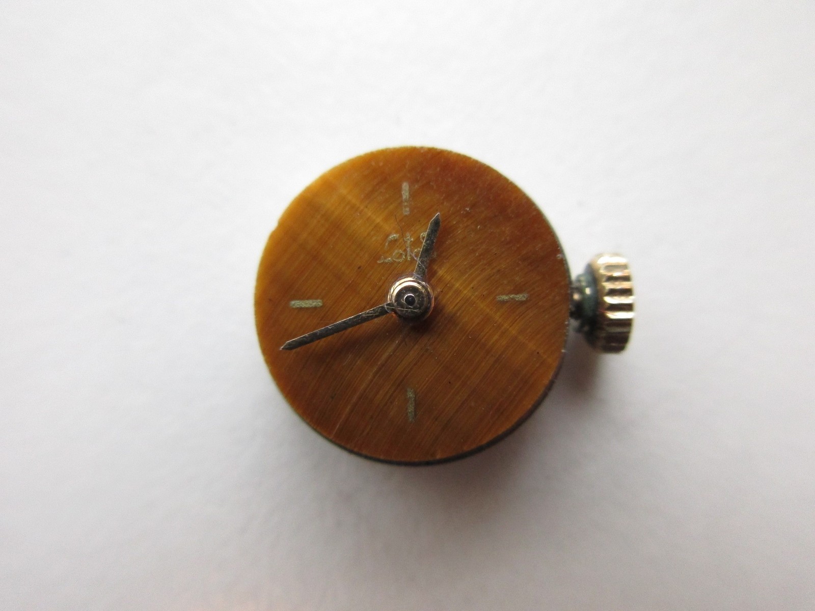 ETA cal. 2442 Swiss watch movement Eye of Tiger dial – running