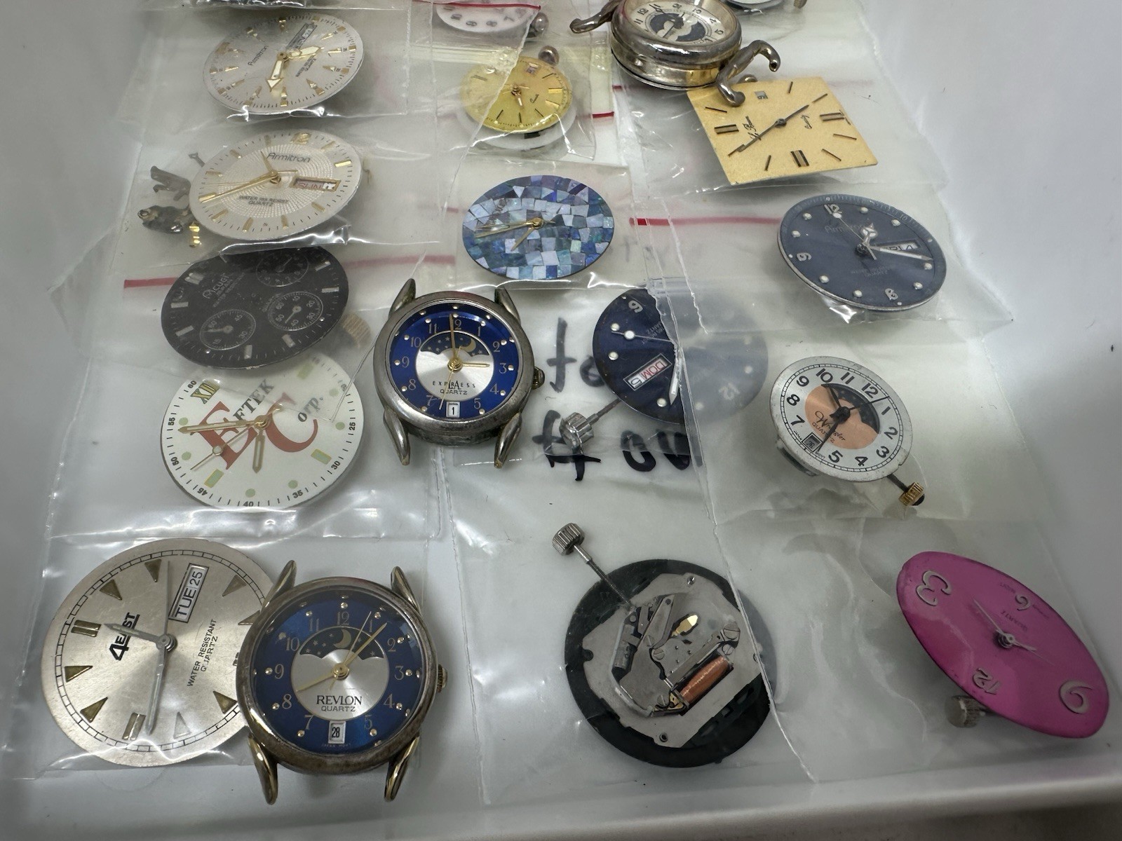LOT 34 HATTORI MIYOTA Quartz WATCH MOVEMENTS Some Run Parts Repair Crafts