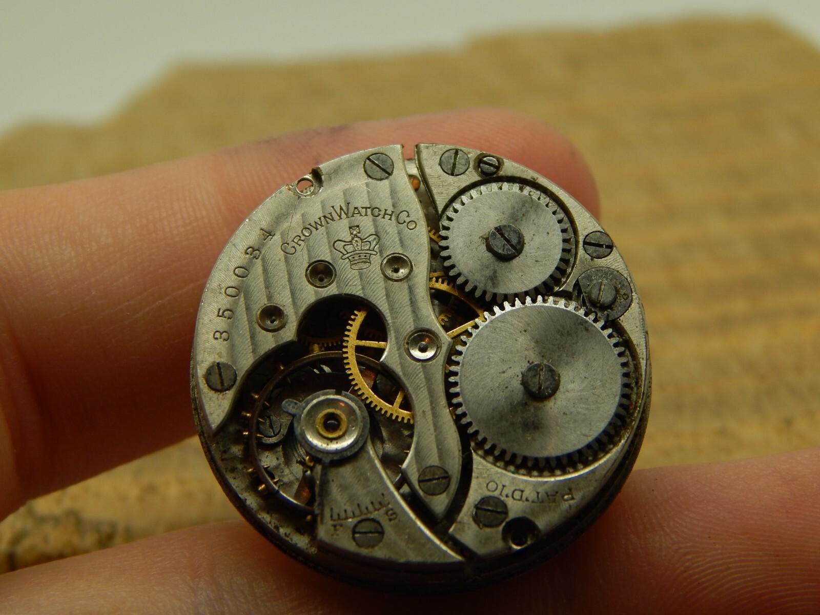 Antique New York Standard Pocket Watch Movement 0s 7j Grade Crown 730