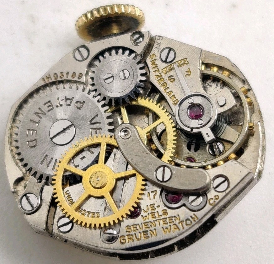 Rare Gruen W. Co. Cal. 210 17 jewel Center Seconds watch movement for repair