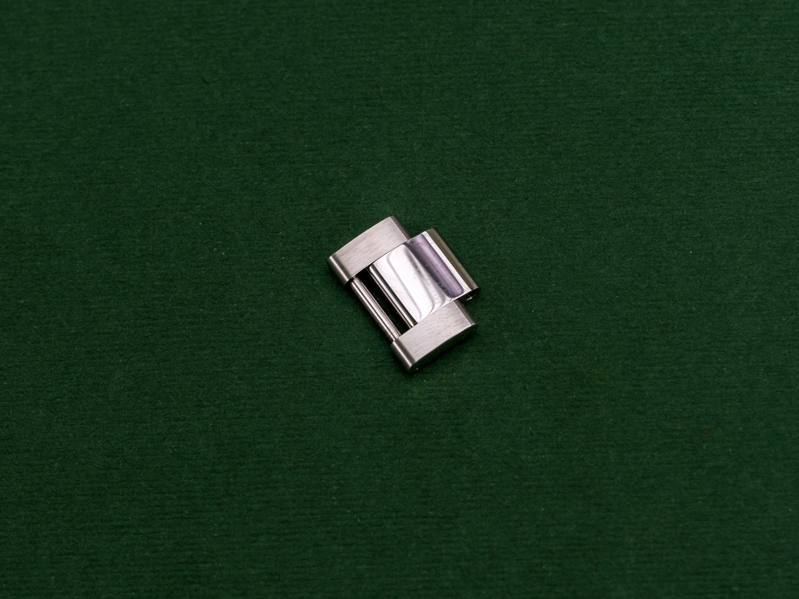 Authentic Rolex Oyster Bracelet Link 17mm for Sky-dweller 326934 – Solid