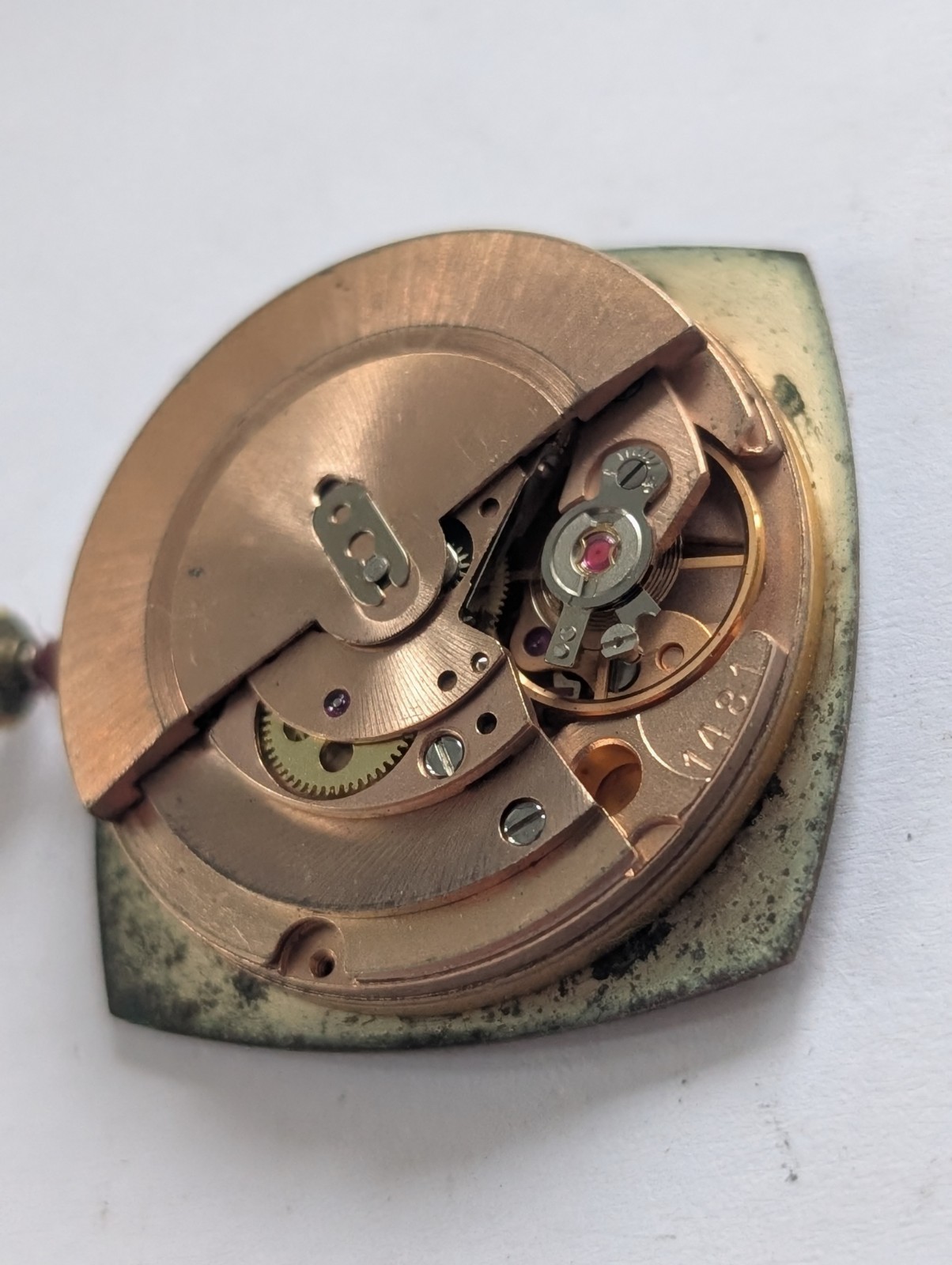 Vintage Omega 1481 Automatic Watch Movement (Runs-ish But Spares/Repairs)