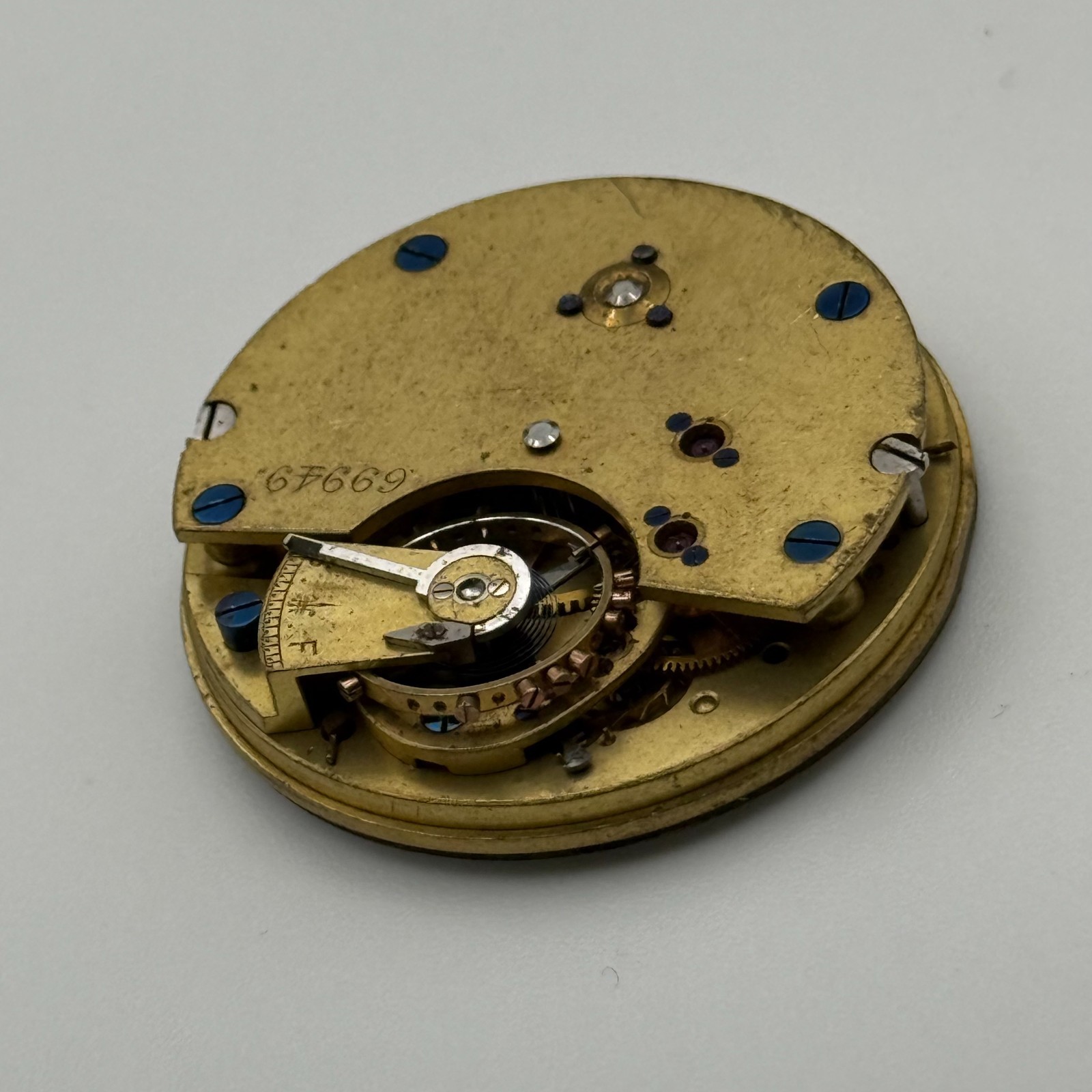 English Lever Pocket Watch Movement – Unidentified – Parts / Repair 35.7mm