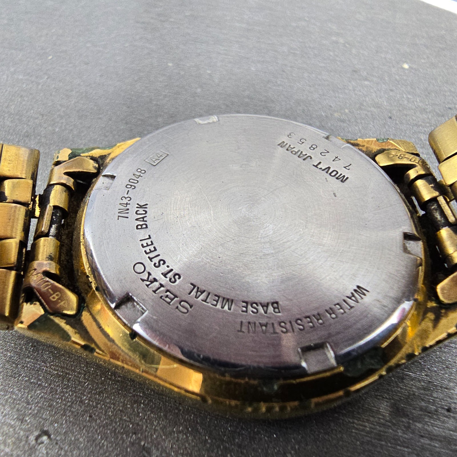 Seiko 7N43-9048 Watch Case & Bracelet Gold Tone Round 37mm W/Crystal Vintage