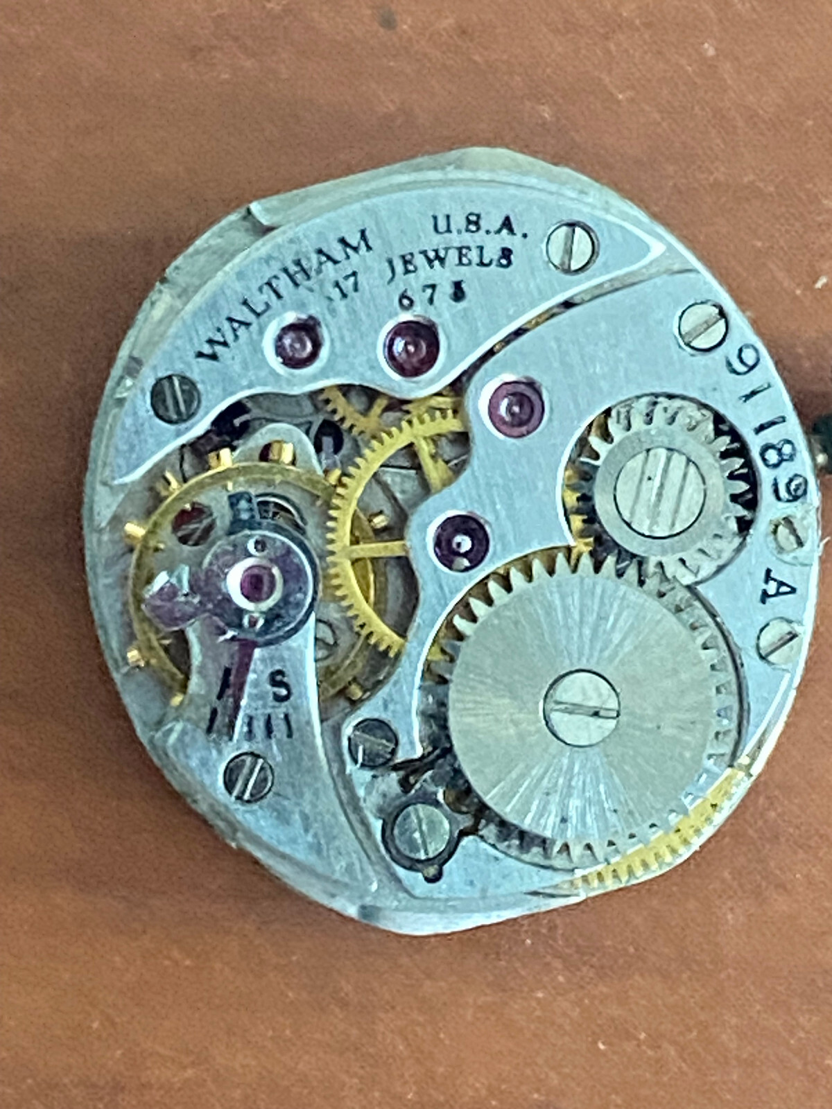 VINTAGE LADIES WALTHAM WRIST WATCH MOVEMENT, CAL. 675, NOT RUNNING, BAD STAFF