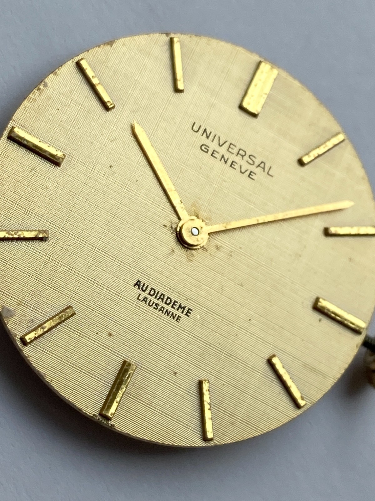 VINTAGE MEN WRIST WATCH FOR PARTS MOVEMENT UNIVERSAL GENEVE AU DIADEME CAL. 820