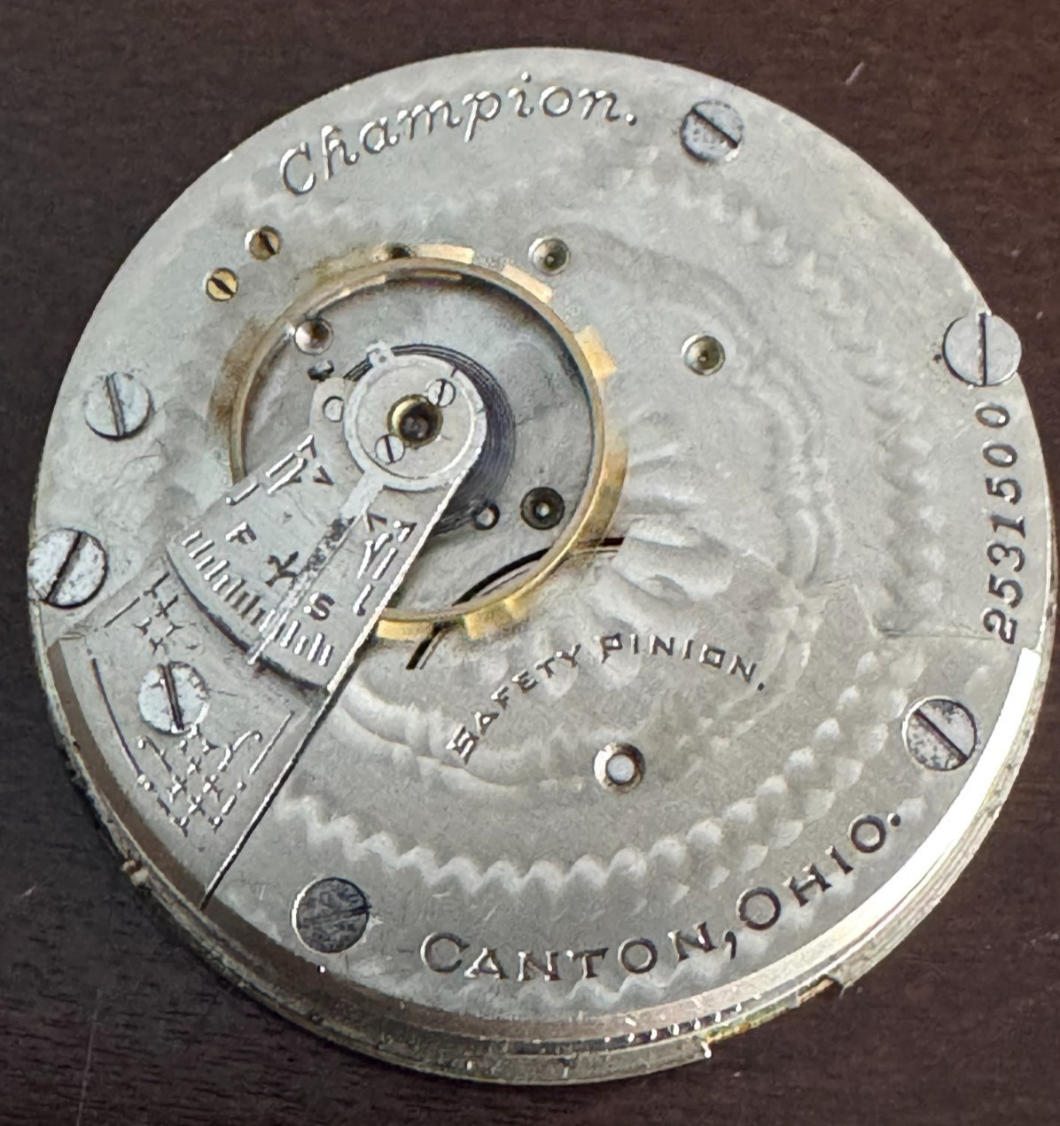 VINTAGE 18 SIZE HAMPDEN HUNTING POCKET WATCH MOVEMENT GR. CHAMPION KEEPING TIME
