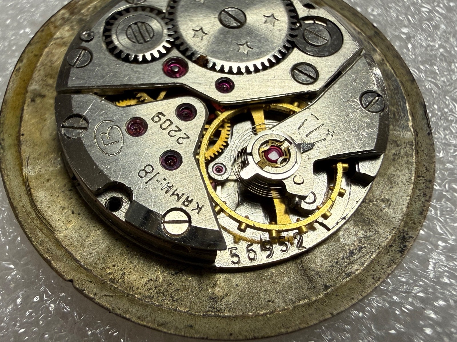 VINTAGE Vostok Wostok Cal. 2209 USSR SOVIET watch Movement. FOR PARTS