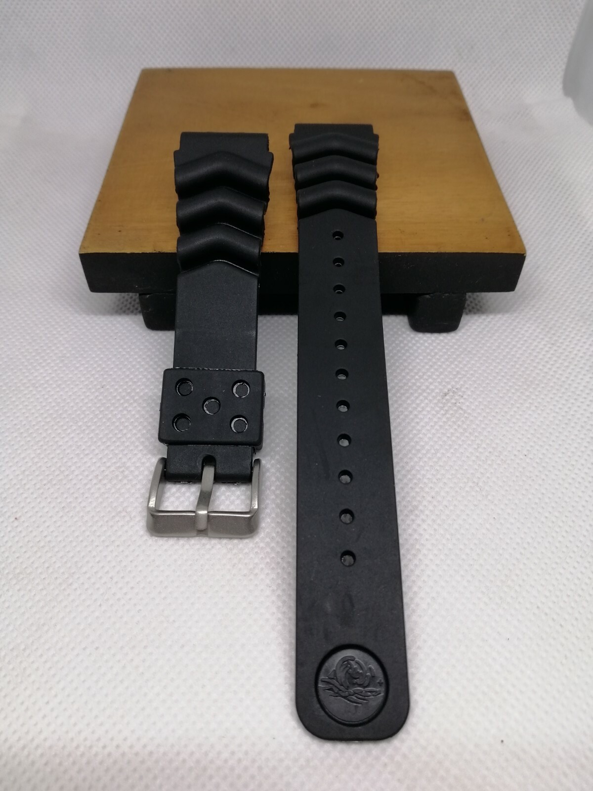 045 SEIKO REPLACEMENT 20MM Z20 WAVE VENT RUBBER STRAP 3005 SKX013, 4205, SKX001