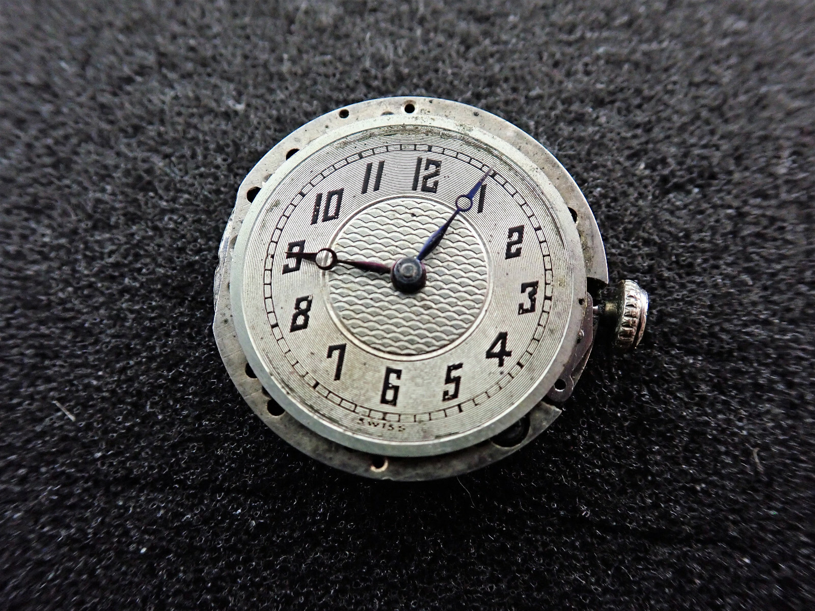 VINTAGE 23.5MM M. MATHEY SWISS WRIST WATCH MOVEMENT – KEEPING TIME